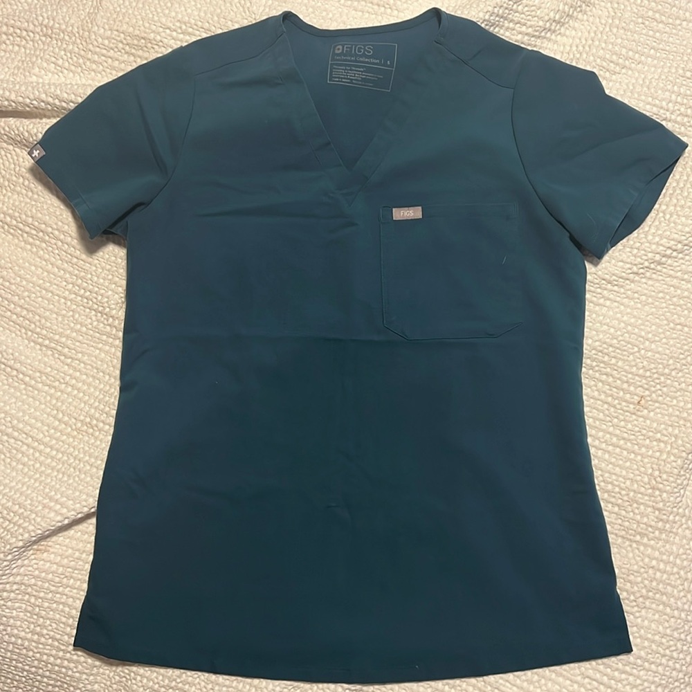 Women’s scrub top